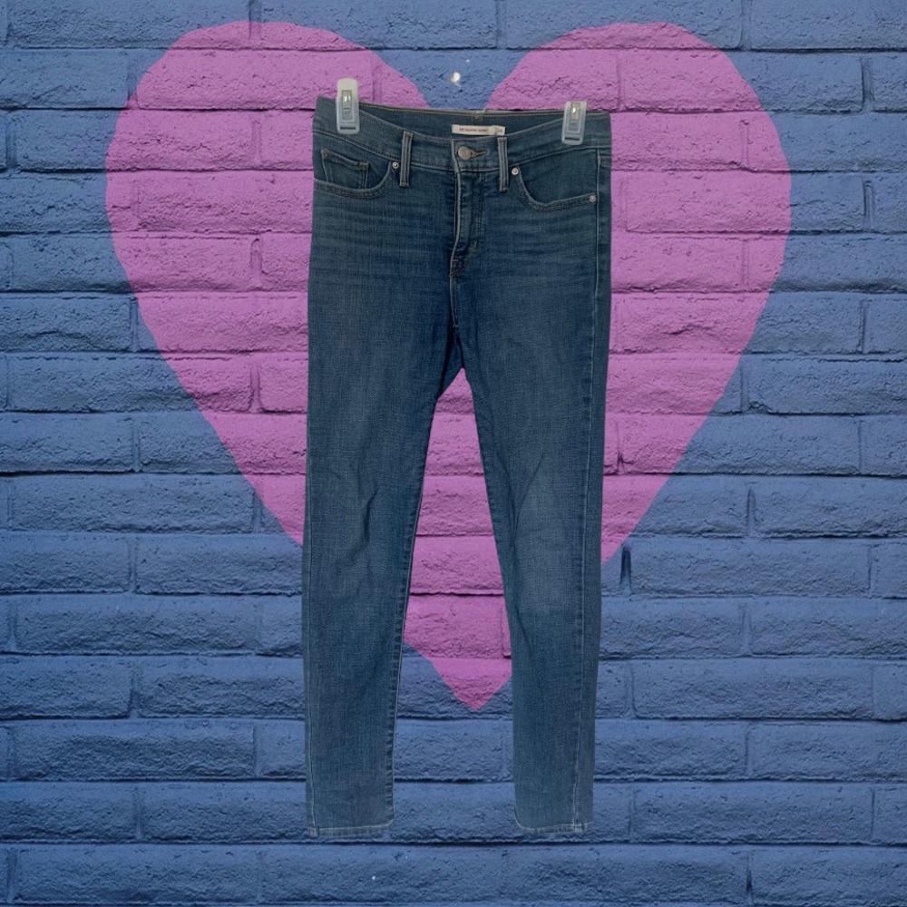Levi’s - high waisted jeans